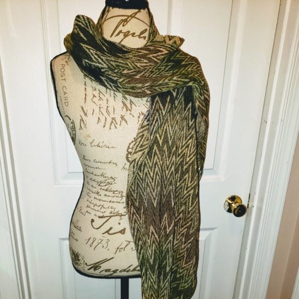 Jennifer Lopez Women's Scarf EUC